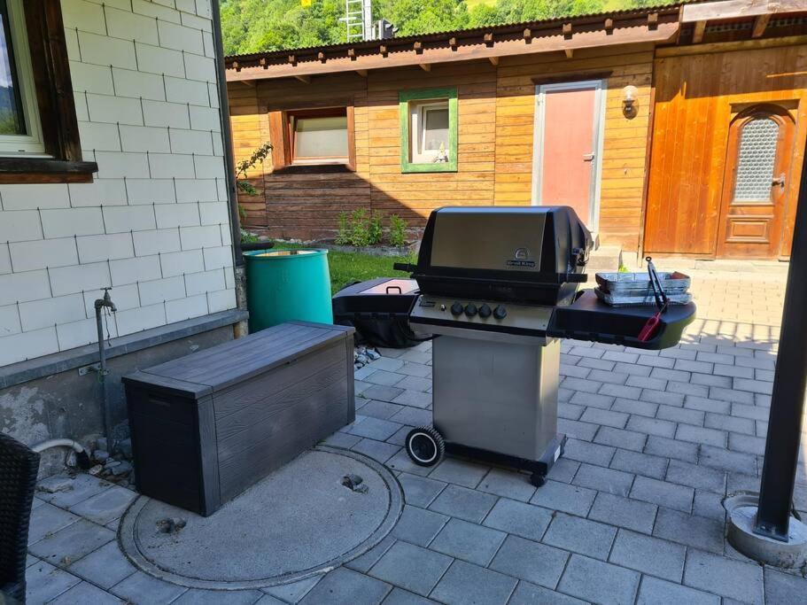 Schones Kleines Studio Mit Sitzplatz, Mitten Im Prattigau Jenaz Extérieur photo